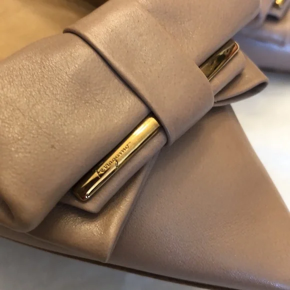 🎉Host Pick🎉 Salvatore Ferragamo Rietta d’Orsay Bow Pumps, Size 9. - Picture 8 of 16